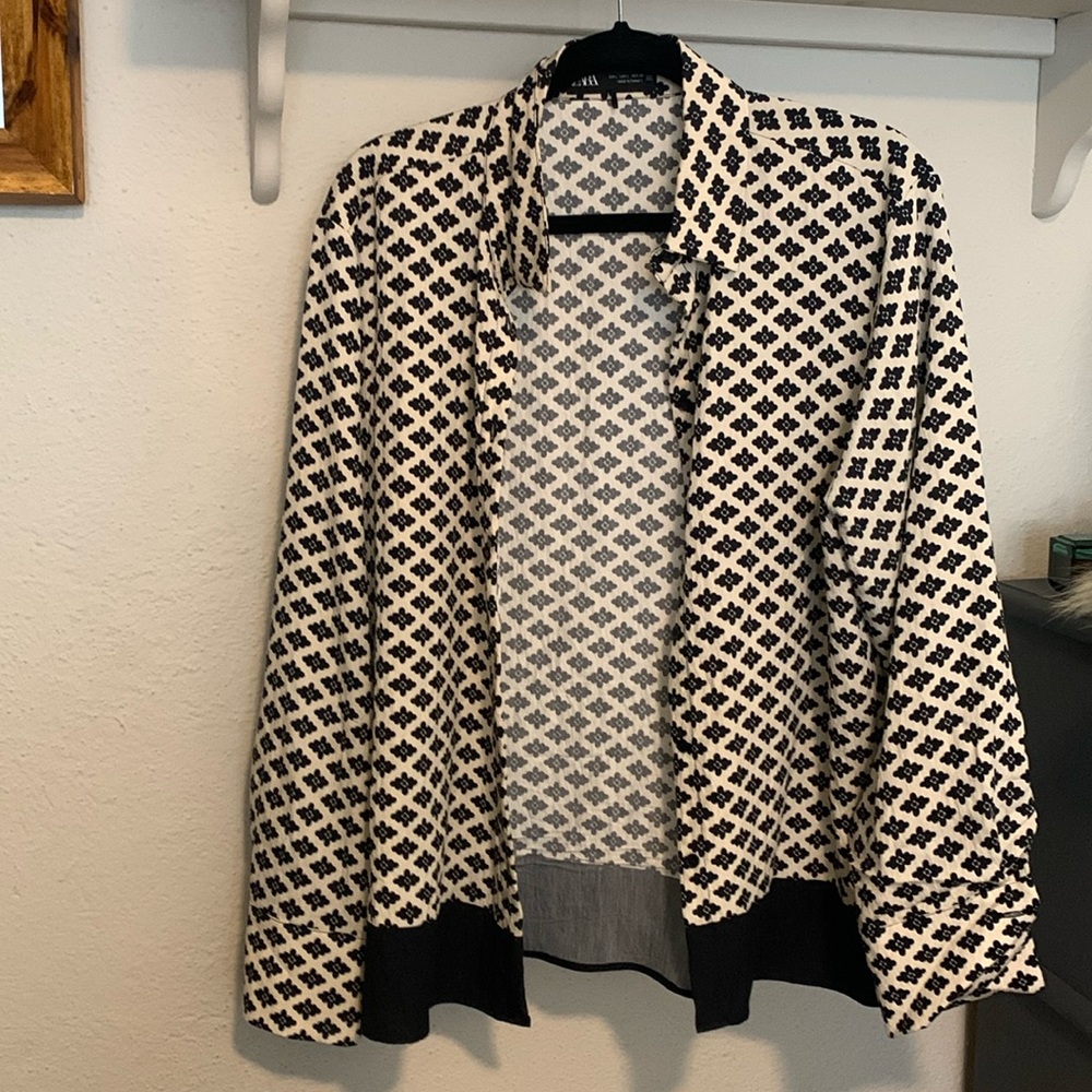 Zara Geometric Black and White Long Sleeve Button Down Shirt Jacket Size Lg NWOT - Picture 2 of 7